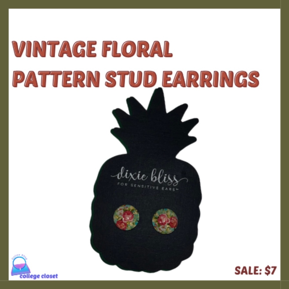 Vintage Floral Pattern Stud Earrings